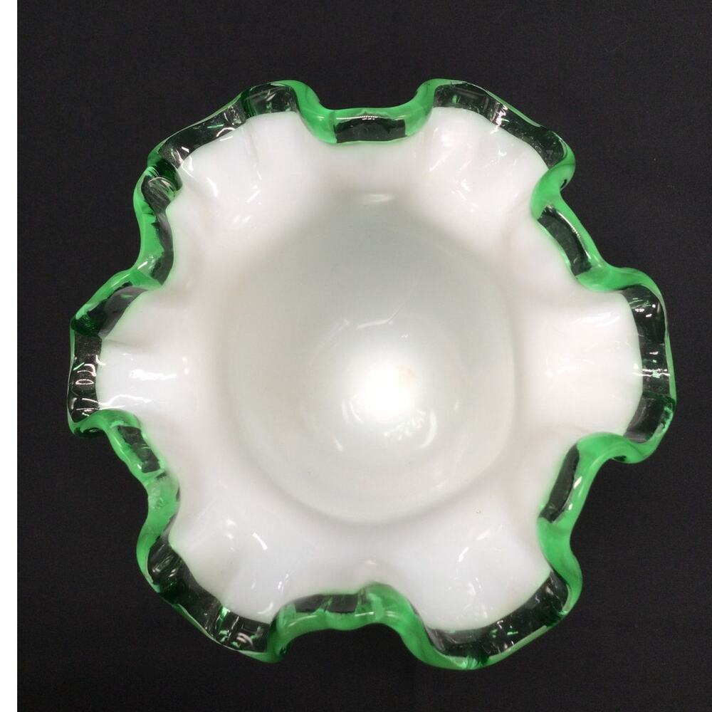 Vintage Discontinued Fenton Emerald Crest 6in Double Crimped Vase - Picture 5 of 10
